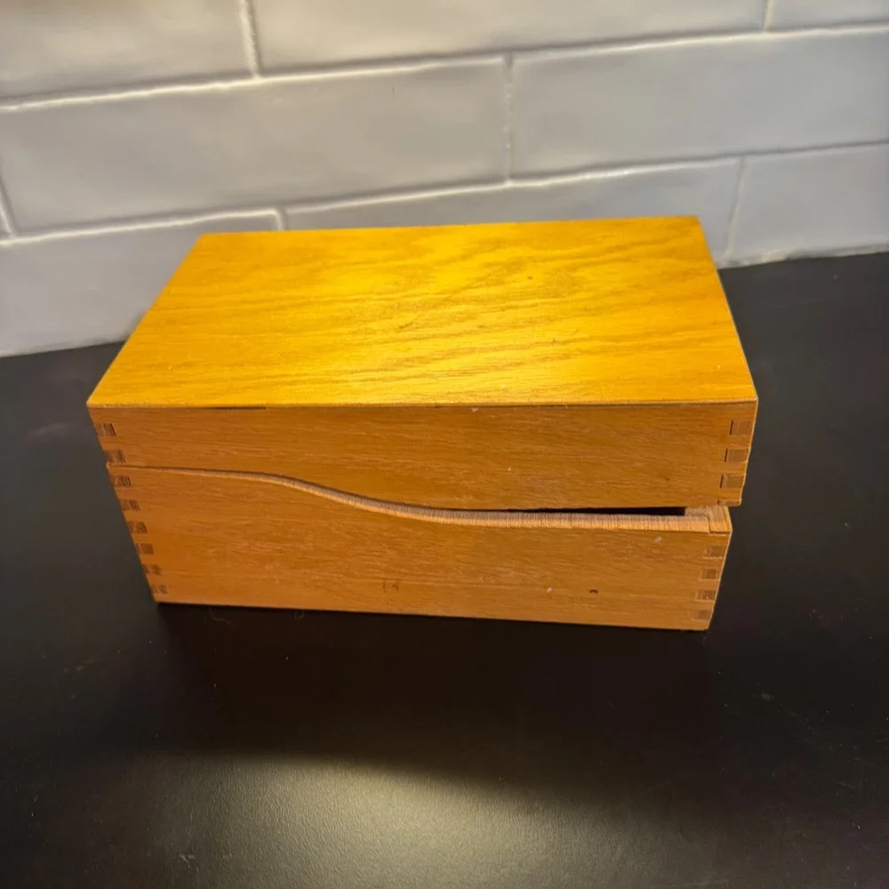 Harry C. Hedberg Wood Storage Box Mens OS Honey Oak Vintage Stock 359 MCM